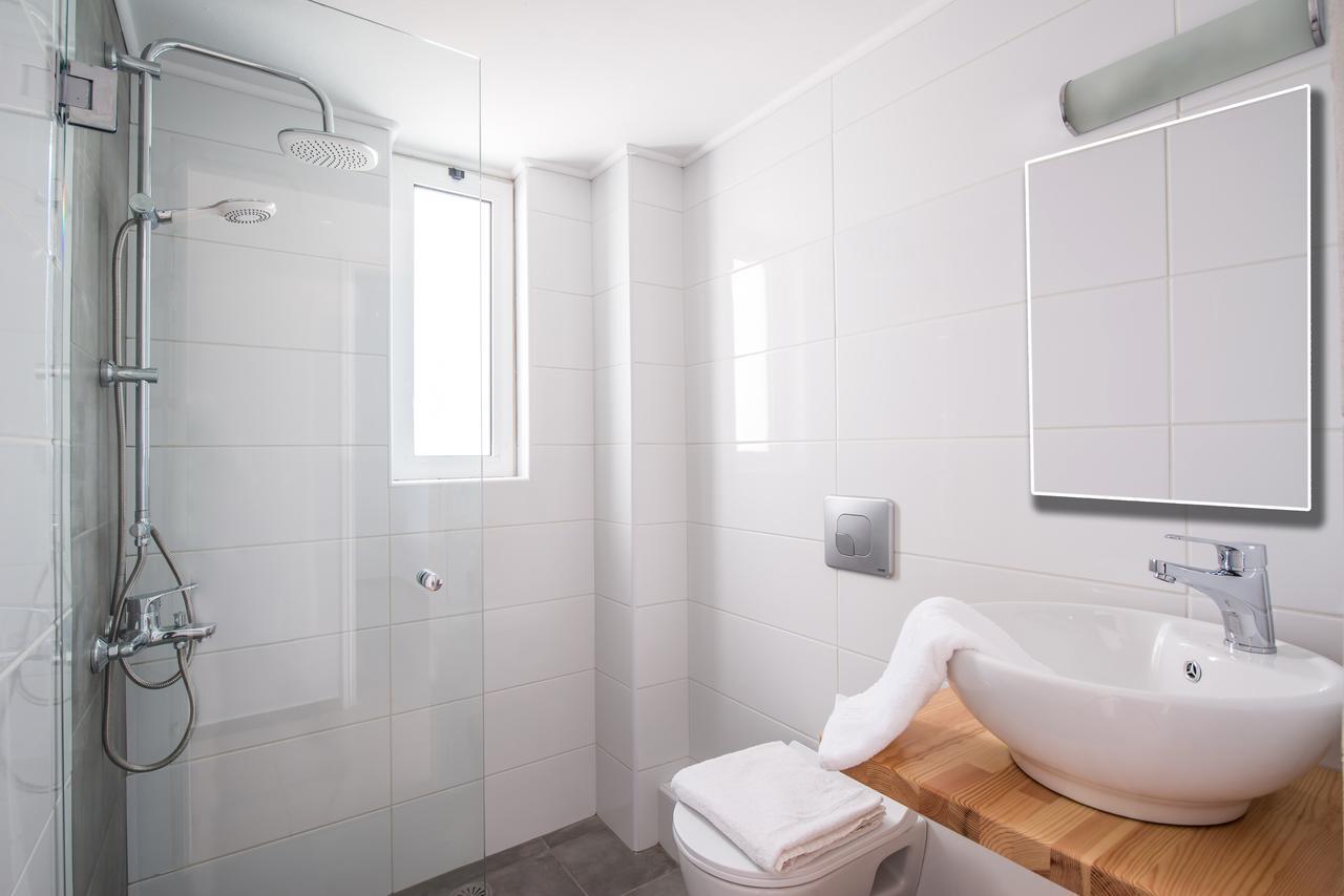 One-Bedroom Junior Suite (Apartment)