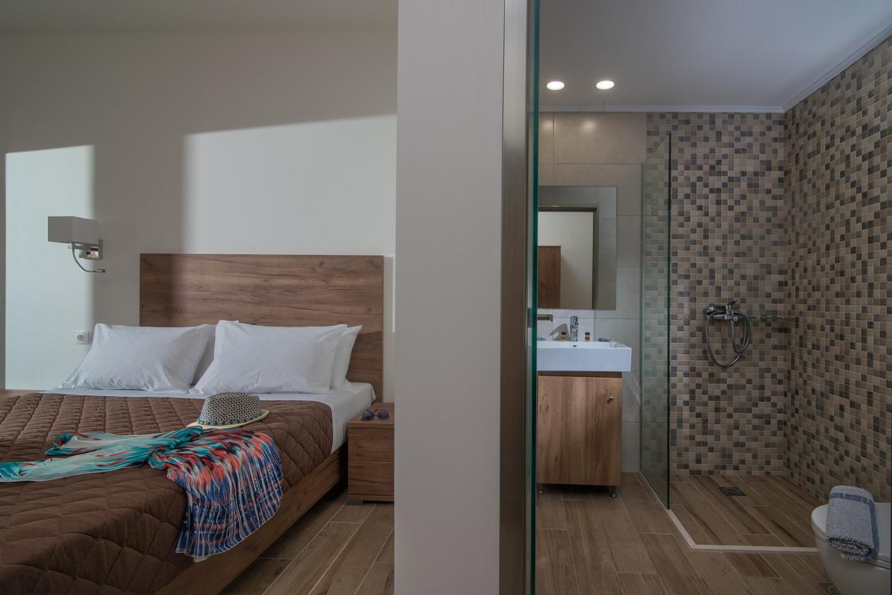Doppelzimmer mit Balkon und Meerblick