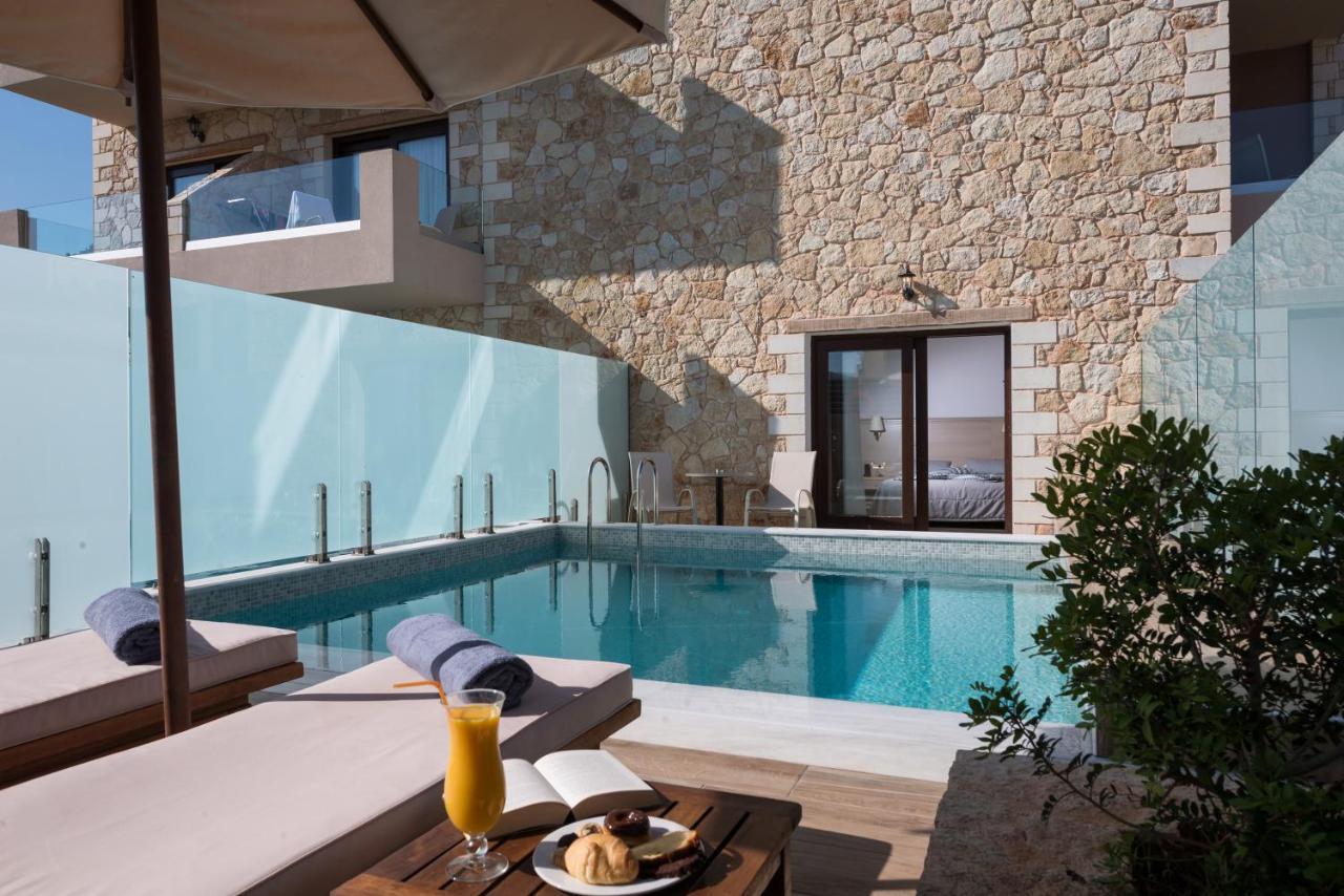 Superior Room with Private Pool,750307835:JPEG