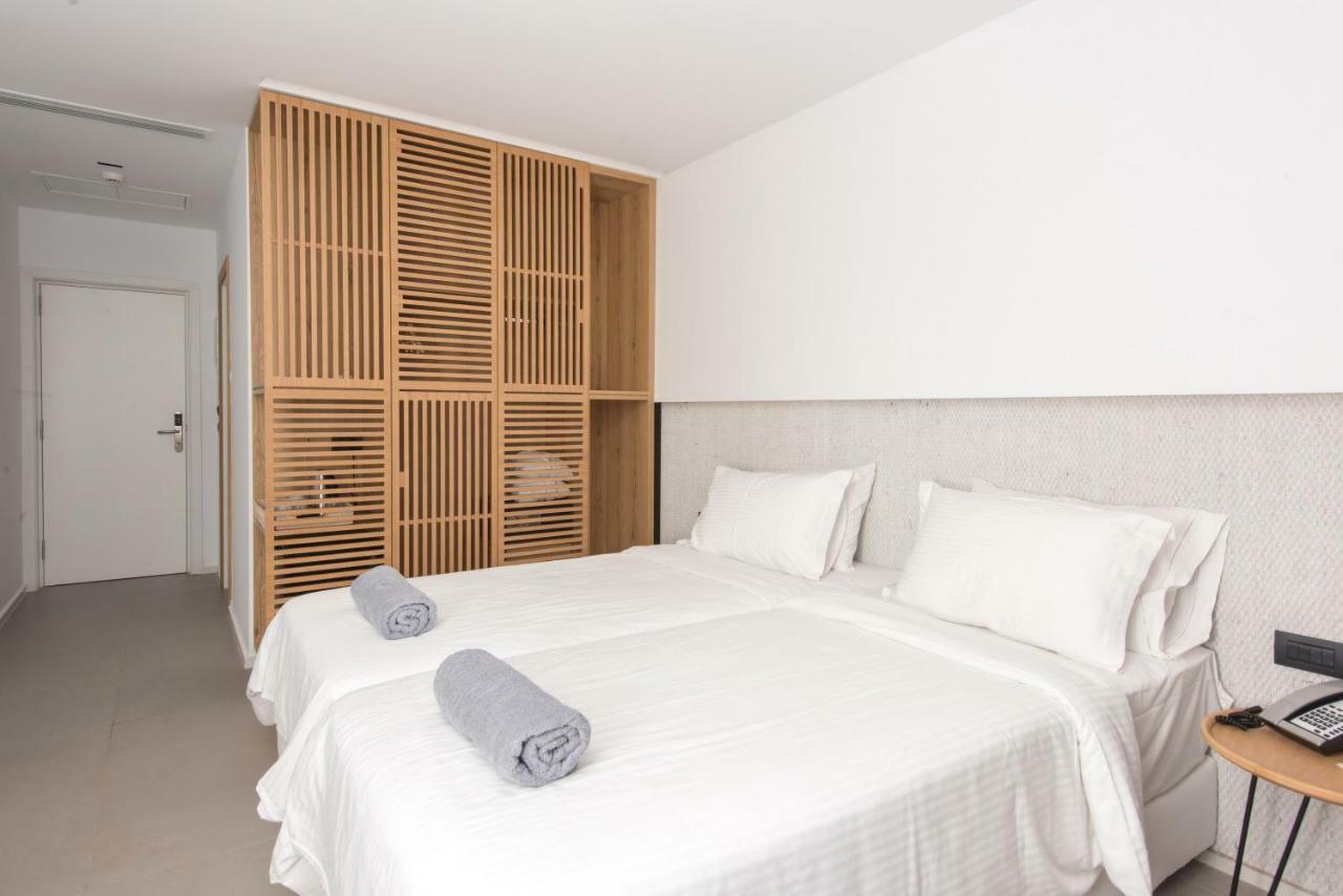 Chambre Double Supérieure avec Accès Direct à la Piscine