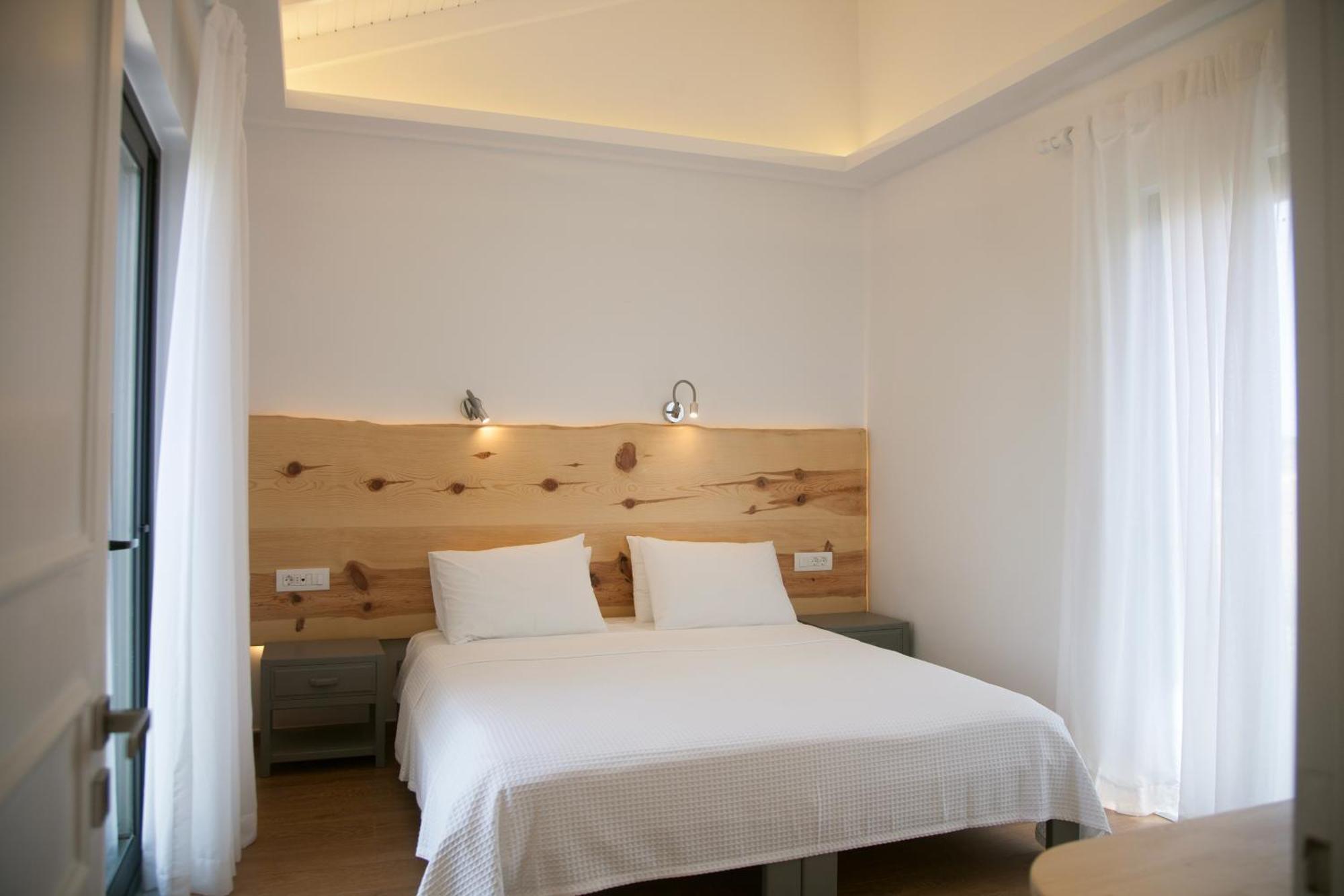 Family Two-Bedroom Apartment Sea View
