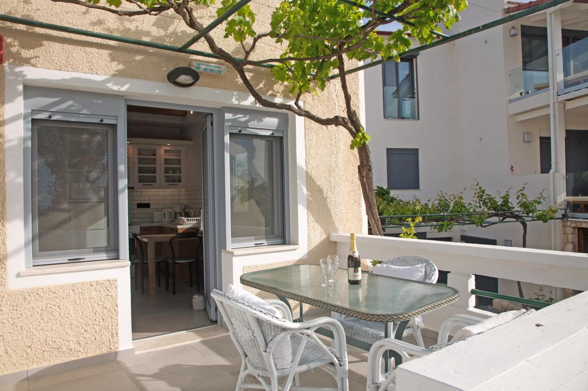 One-Bedroom Apartment Sea View