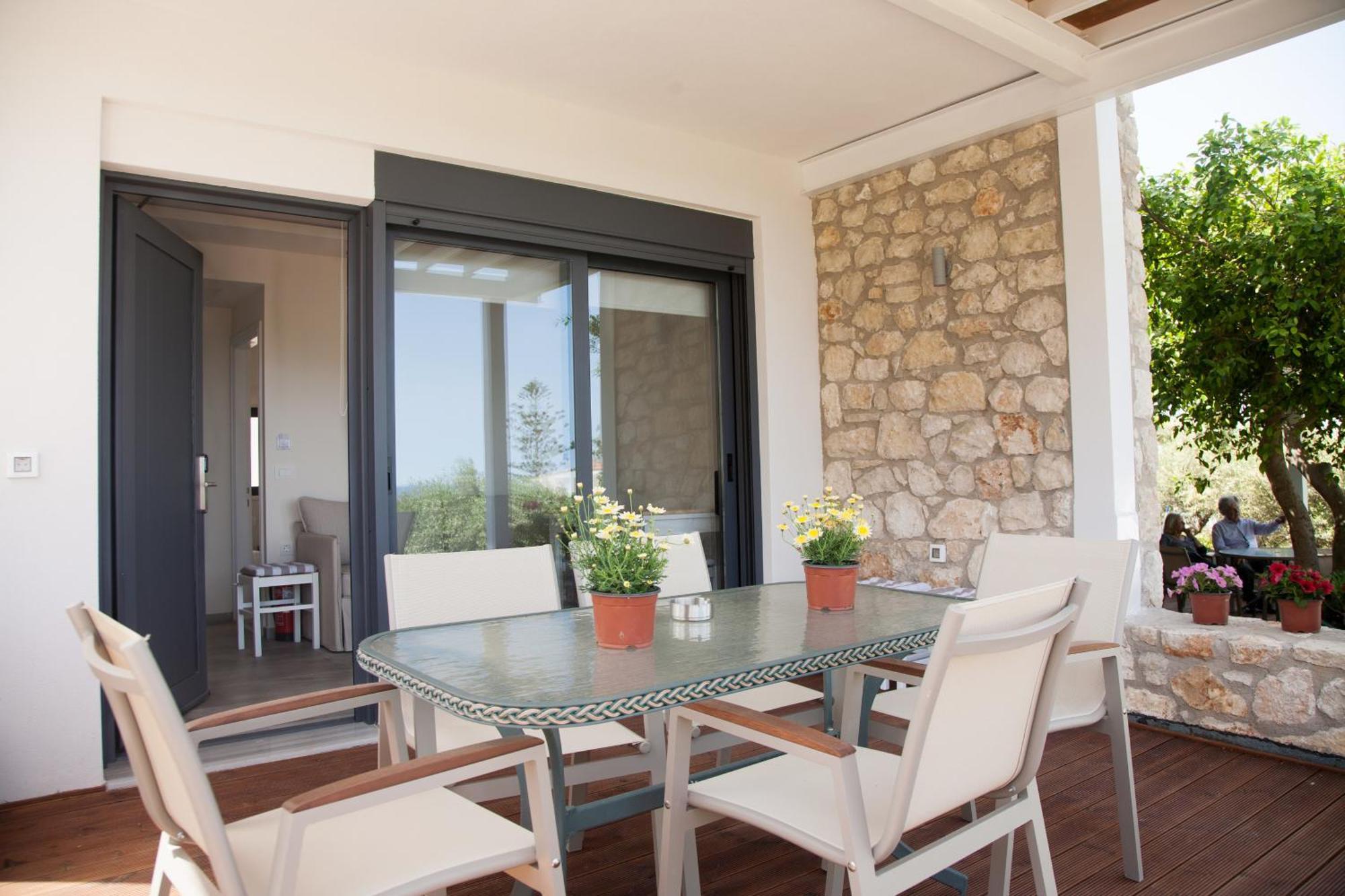 Family Two-Bedroom Apartment Sea View
