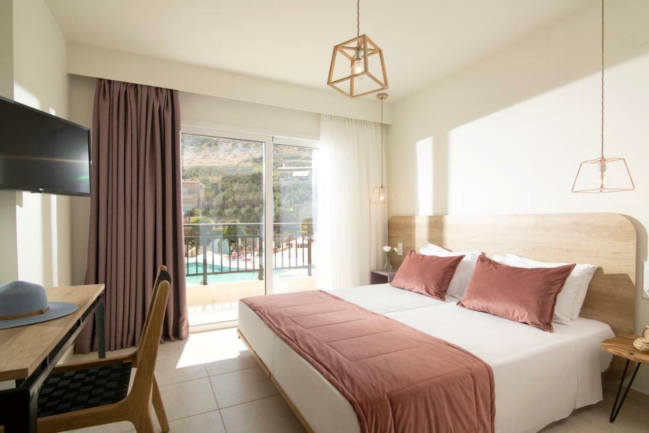 Luxury One Bedroom Suite with Sea View