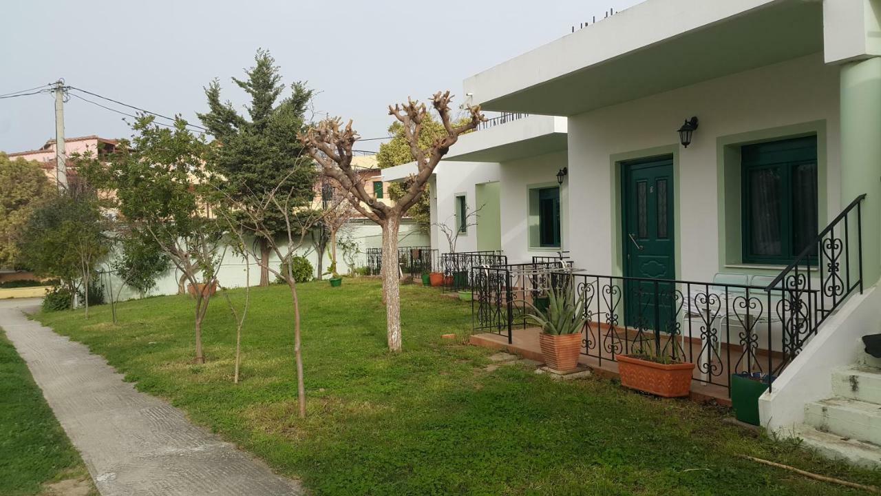 One-Bedroom Apartment,1077891940:JPEG