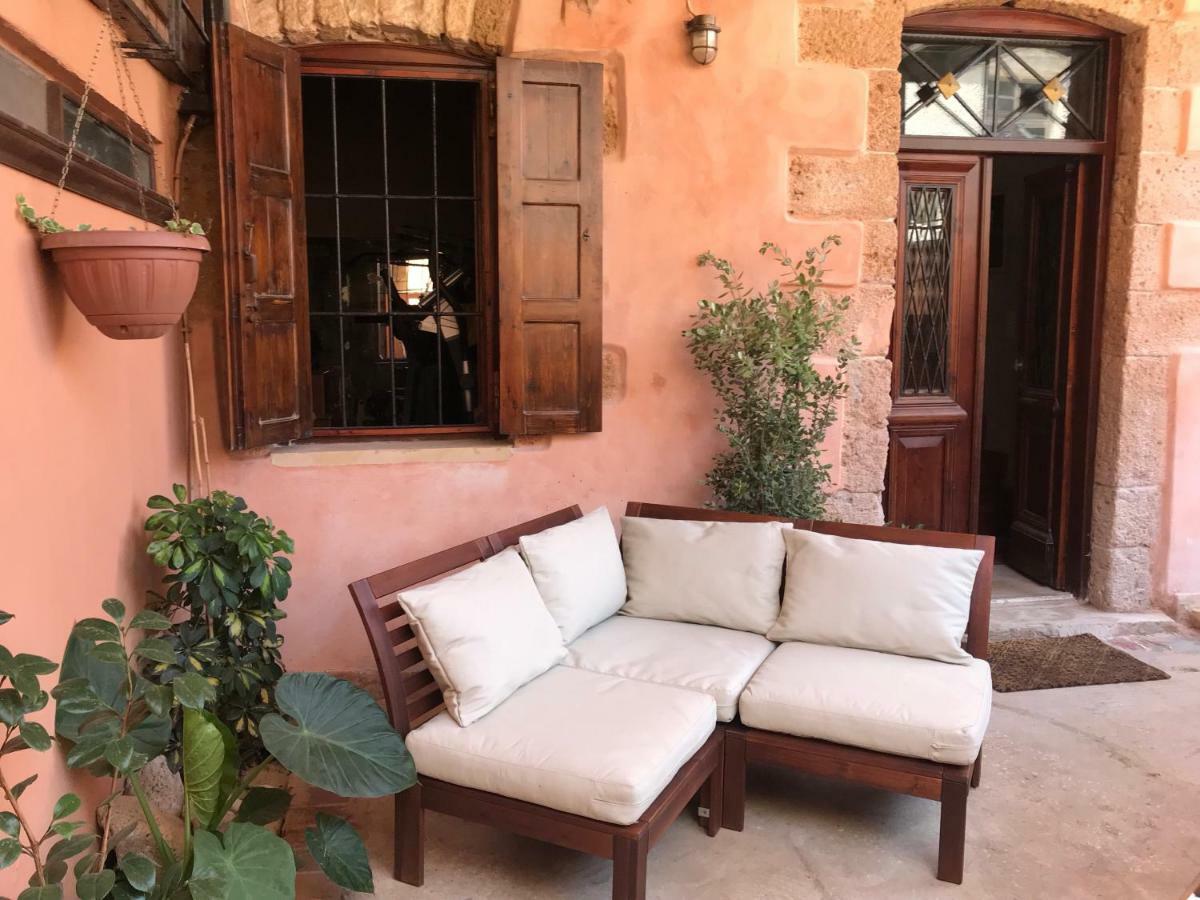 One-Bedroom House,884190583:JPEG