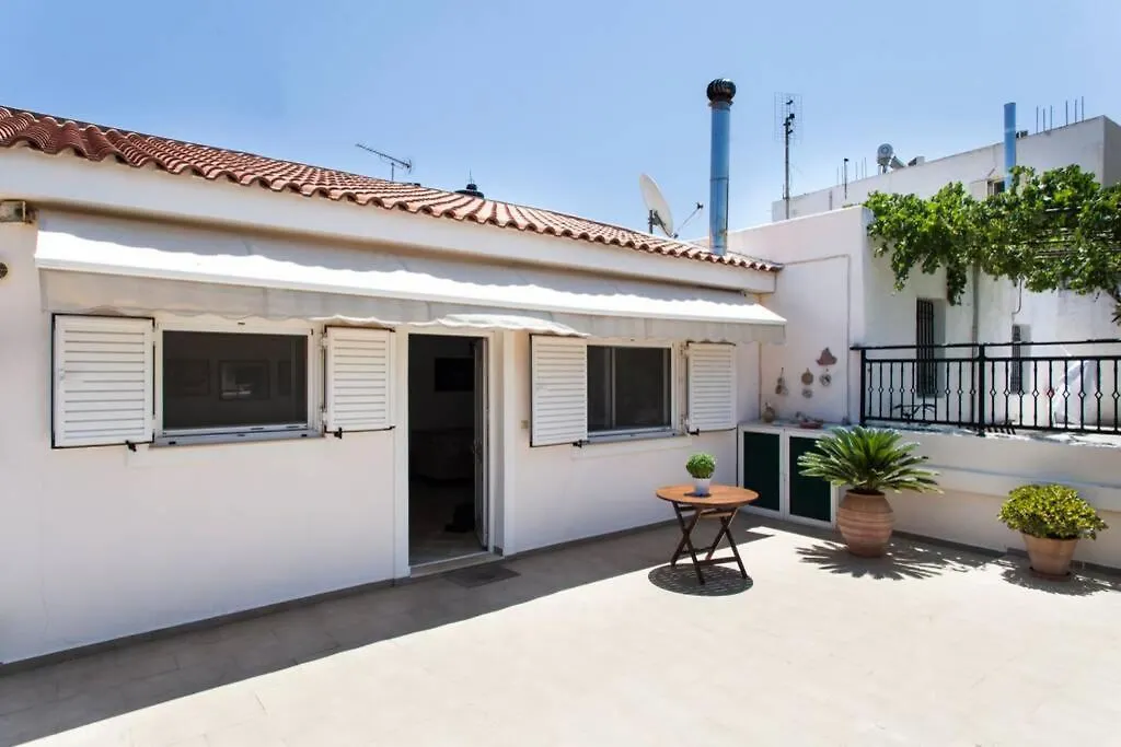 Beautiful Holiday House Near The Sea-1