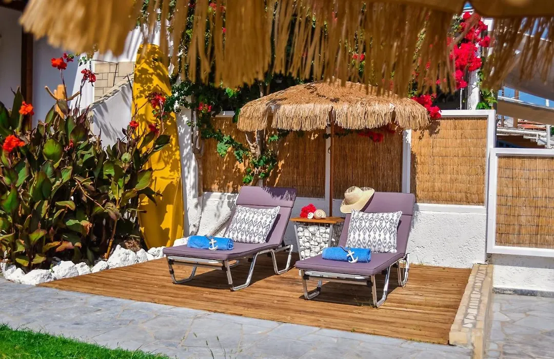 Laia Seafront Luxury Apartments-1