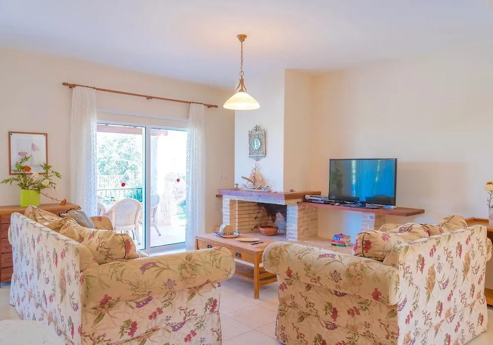 Spacious Villa In Gerani With Pool And Parasol-1