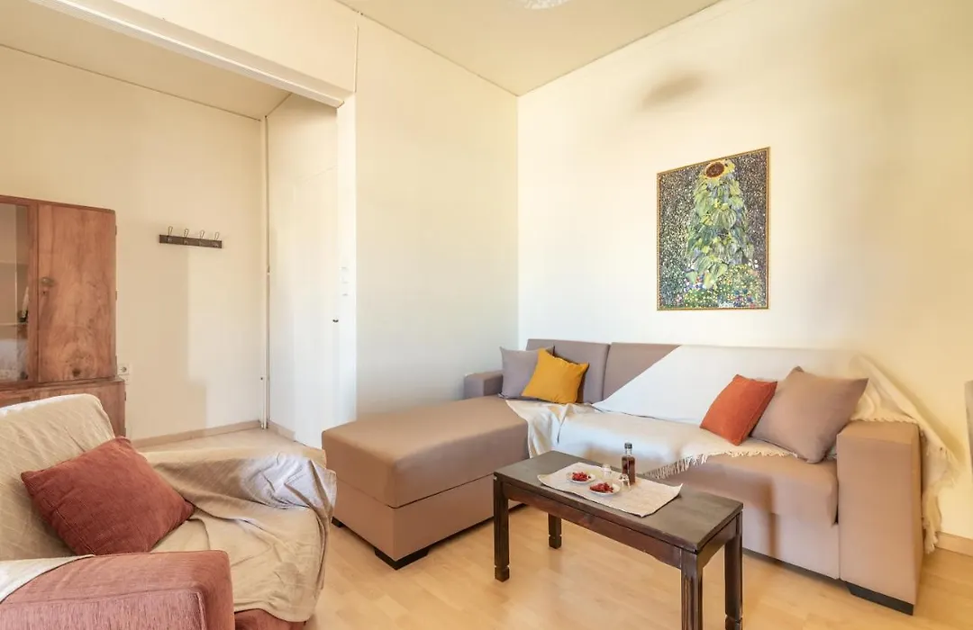 Athena'S Heraklion City Center Apartment-1