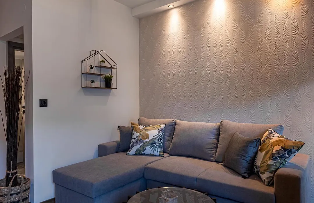 Kentia Modern/Artistic City Apartment-1