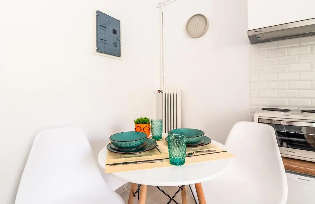 Renovated Studio Near Downtown-1
