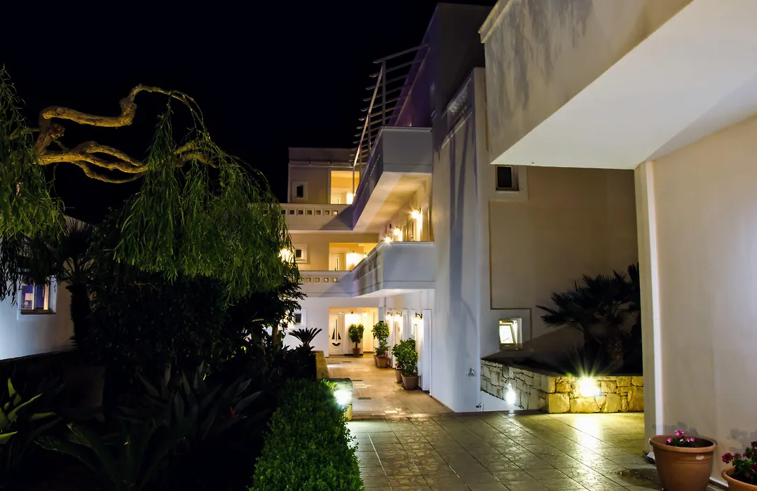 Yiannis Manos Hotel Resort-1