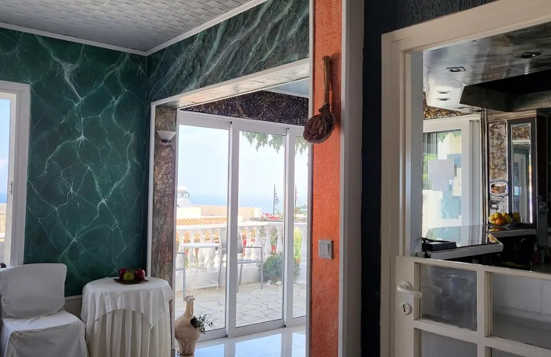Studio Quiet And Peaceful And Very Relaxing With Kitchen, Shared Pool And Ac-1