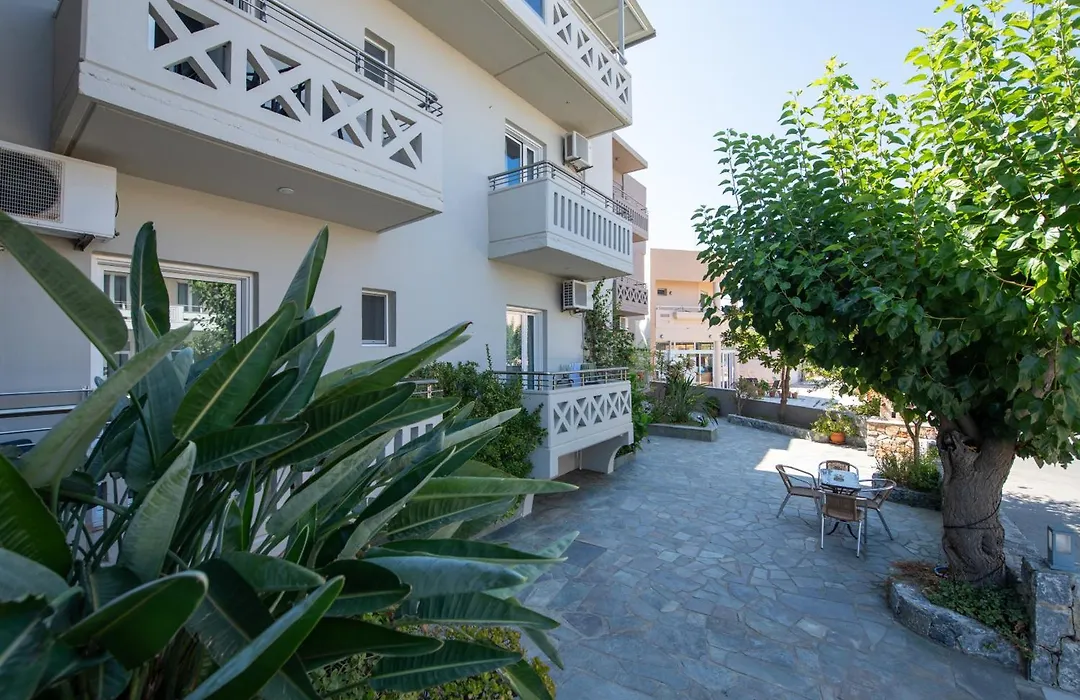 Labyrinth Hotel-1