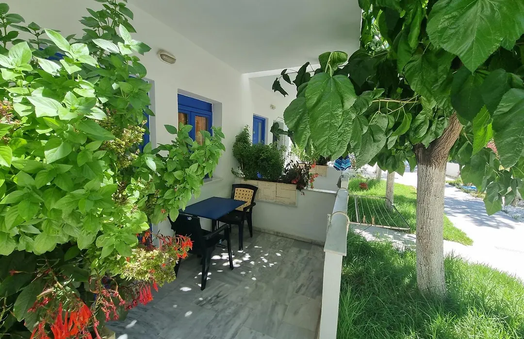 Leonidas Studios & Apartments-1