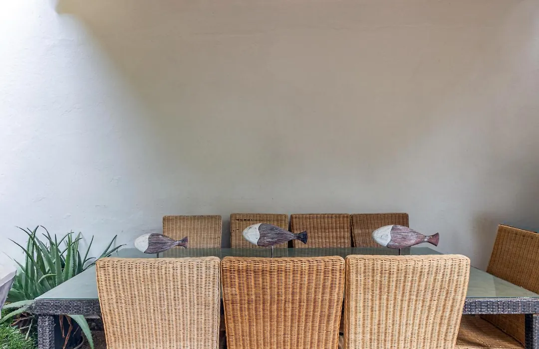 Cocomelo Apts-1