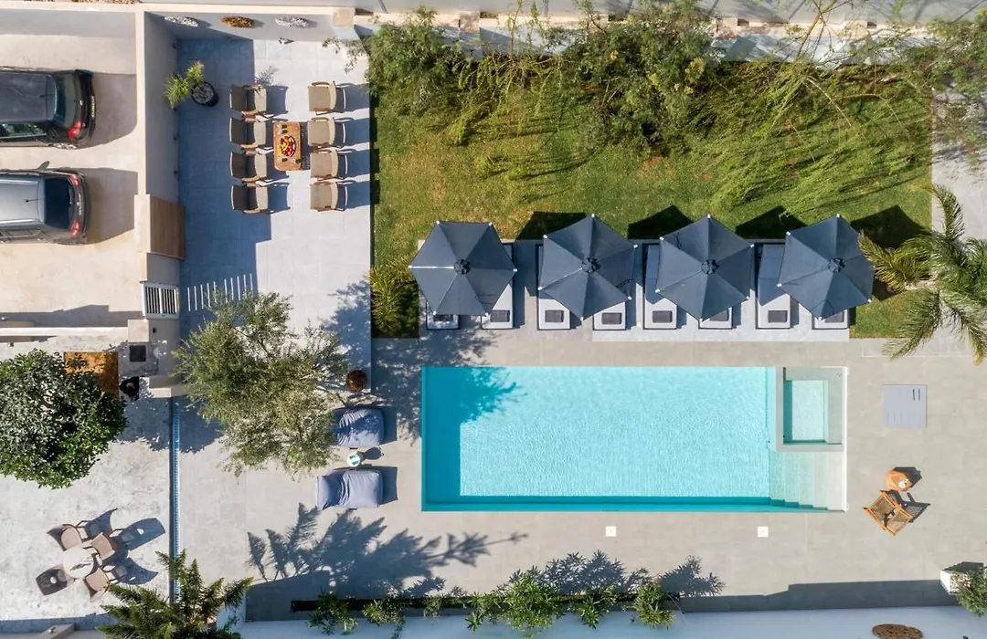 Hypnosis Beachside Villa With Private Heated Pool-1