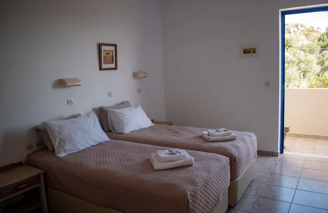 Voukelari Rooms-1