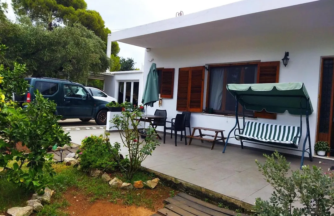 Anna'S Garden House-1