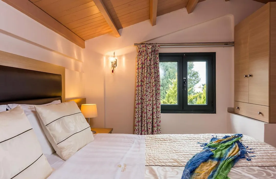 Pilot's Villas Luxury Suites-1
