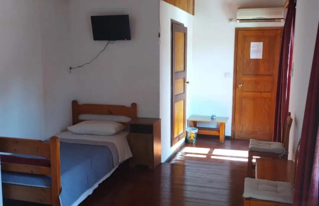 Stelios Rooms To Rent-1