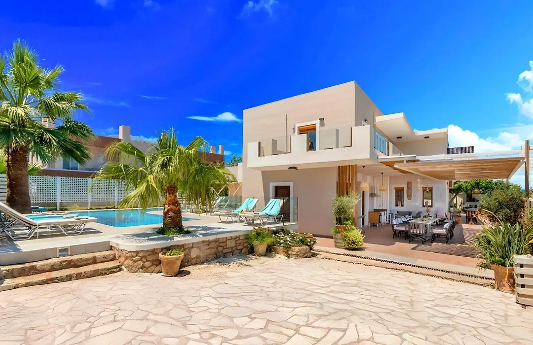 Island Villa Heated Pool-1