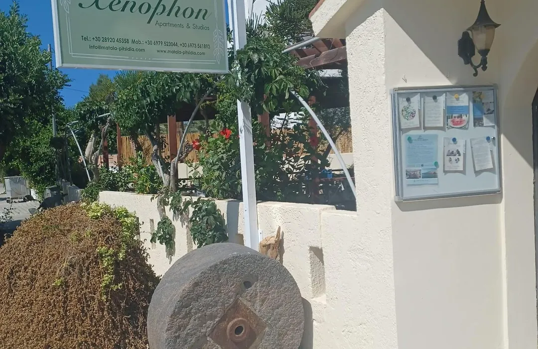 Apartments And Studios Xenophon-1