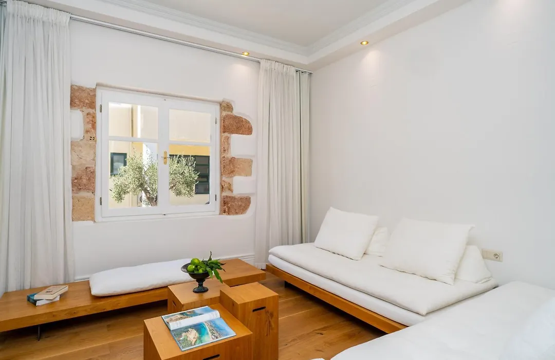 Kostis Parthenis Residence-1