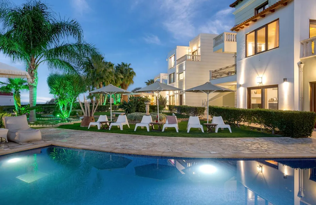 Azzuro Villa With Private Pool By Estia-1