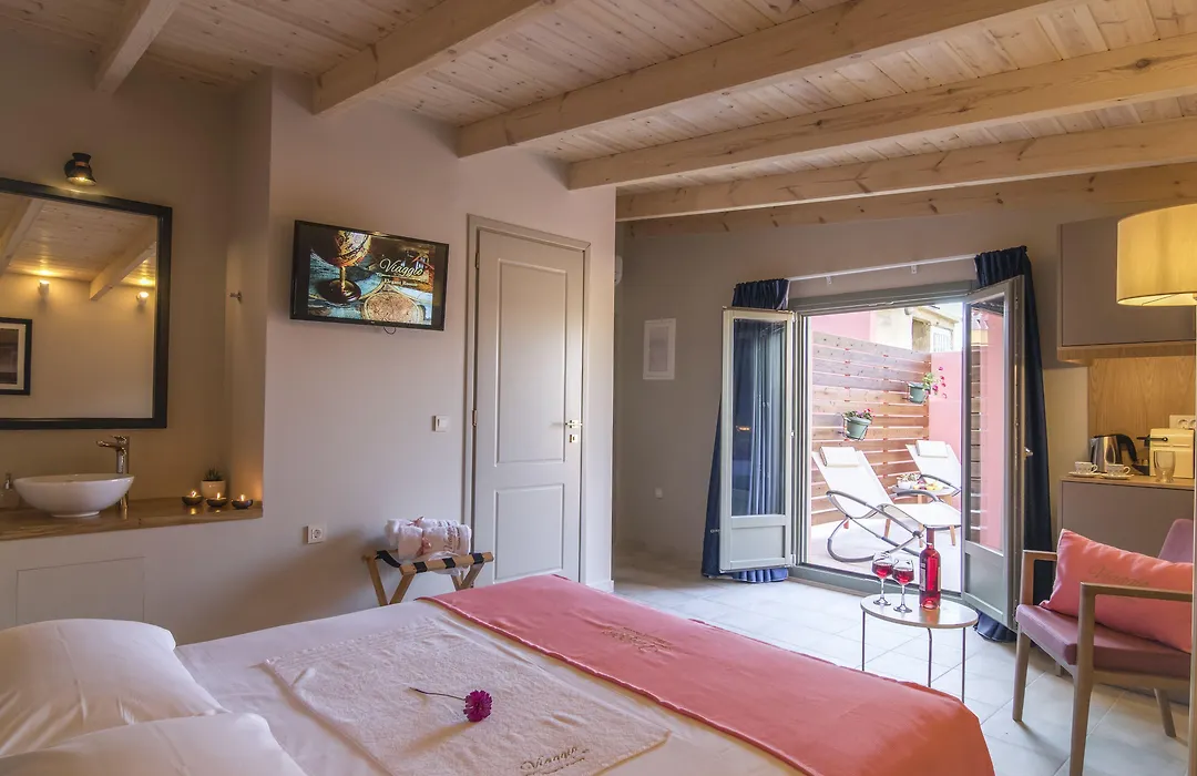 Viaggio Elegant Rooms-1