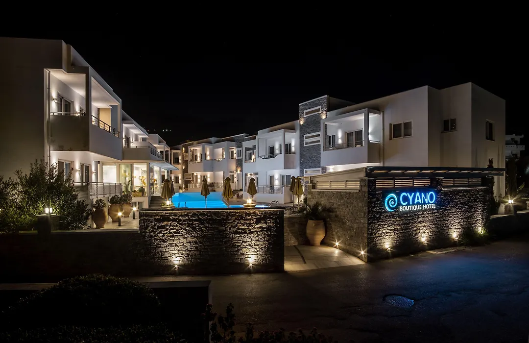 Cyano Hotel-1