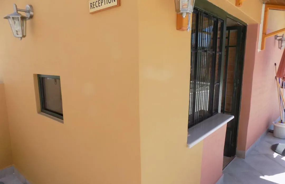 Souvlakis Pool Suites (S.P.S)-1