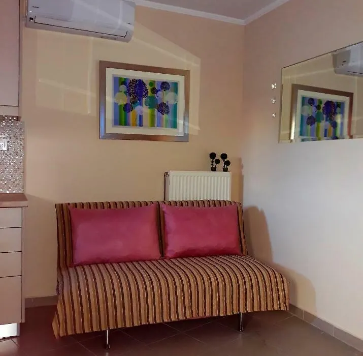 Summery Apartment-1
