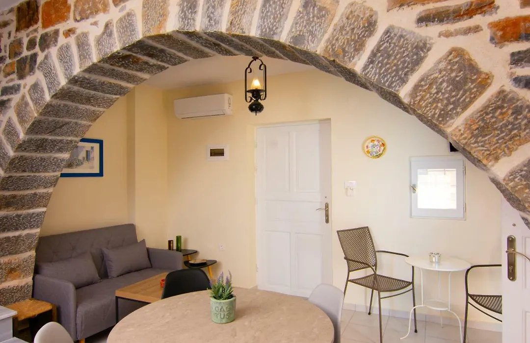 Lilas Traditional Maisonette-1