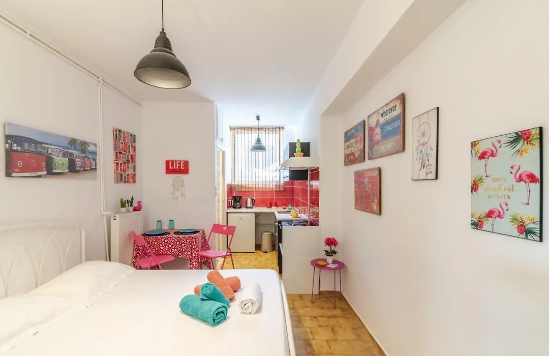 Cozy Studio Near Downtown-1