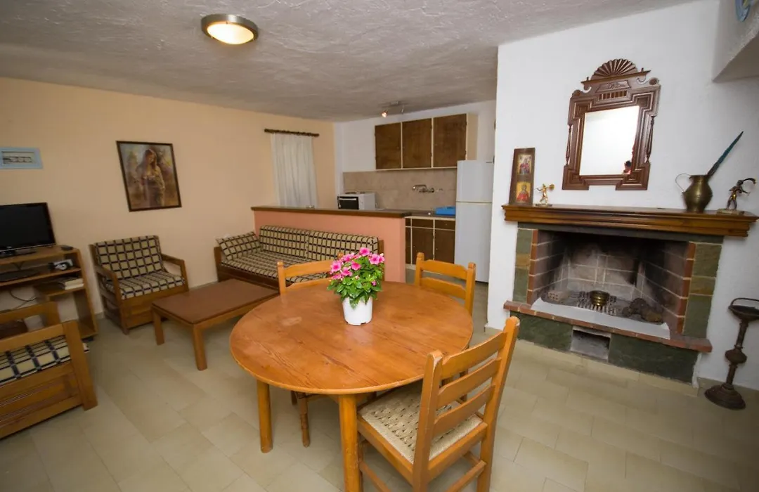 Gialos Studios & Apartments-1