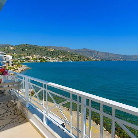 Margarita'S Seafront Luxury Apartment-3