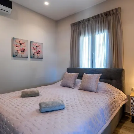 Big Blue suites 2-2