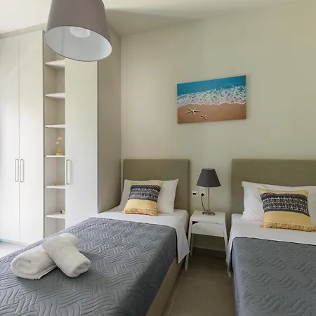 Seashell Apt 1-2