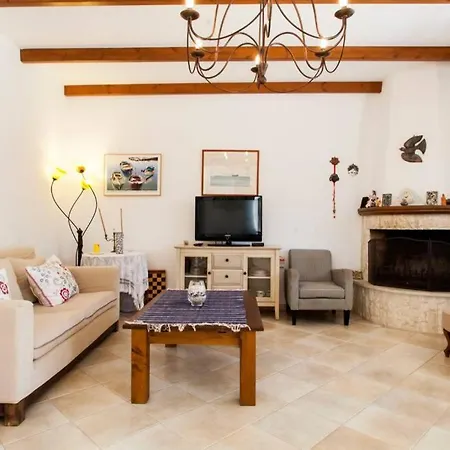 Beautiful Holiday House Near The Sea-2