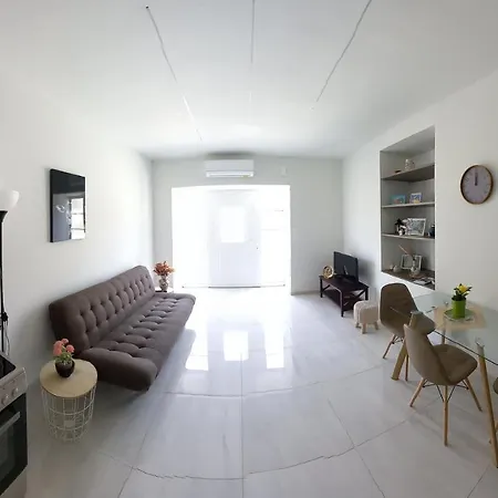 Modern Apartment In The Center Of Heraklion A-2