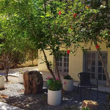 Cleo Rooms 250M From The Beach-2