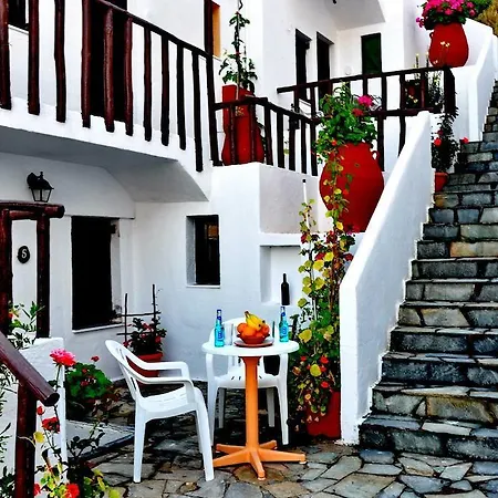 Heliotrope Apartments-3