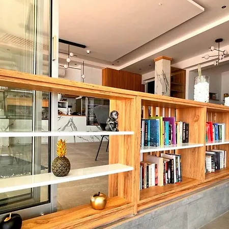 En Plo Studios & Apartments-3