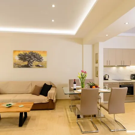 Melia Deluxe City View Apartment-3