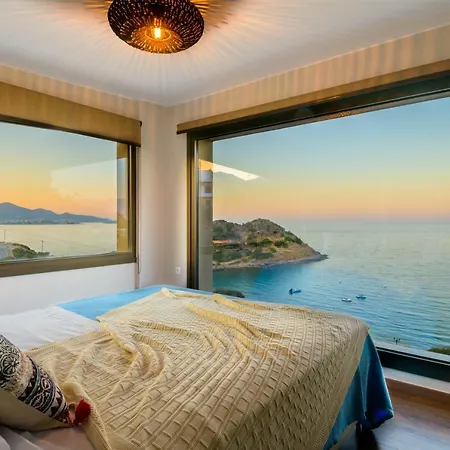 Beachfront Villa Phi Φ-2