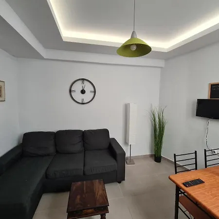 Comfy Apartment For 6 People In Heraklion-3