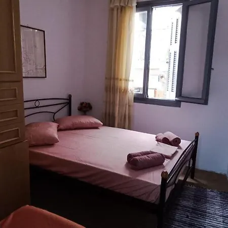 Comfortable And Spacious Stone Traditional Apartment-3