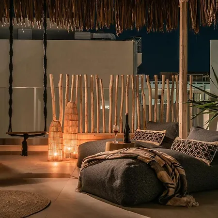 Khroma Luxury Suite 2 Beach Front Apartment-3